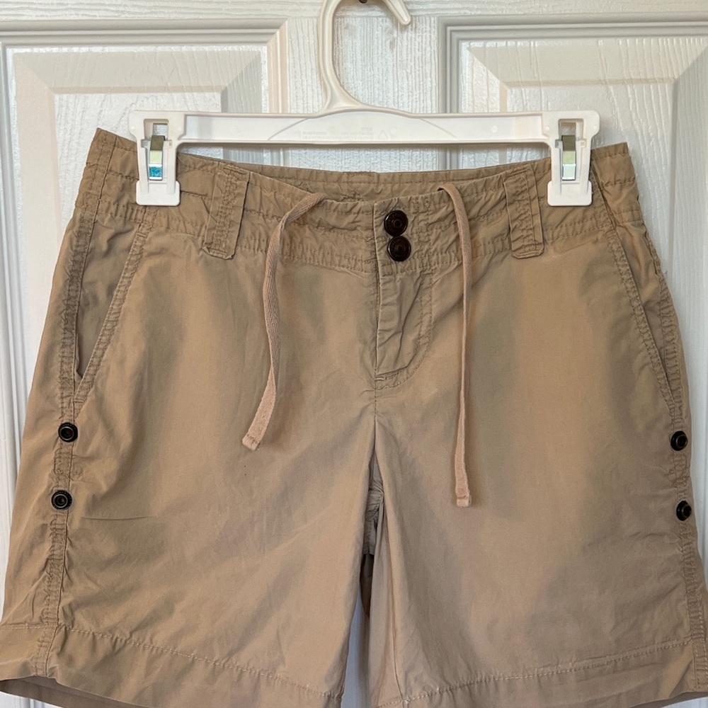 Gap Drawstring Short Shorts Beige khaki Womens Size 0. Adjustable inseam